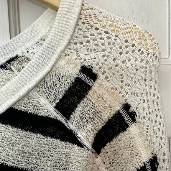 We‎ the Free V Neck Gauzy Crochet Fluffy Lou Striped Sweater Cotton Knit XS Top - Picture 7 of 9